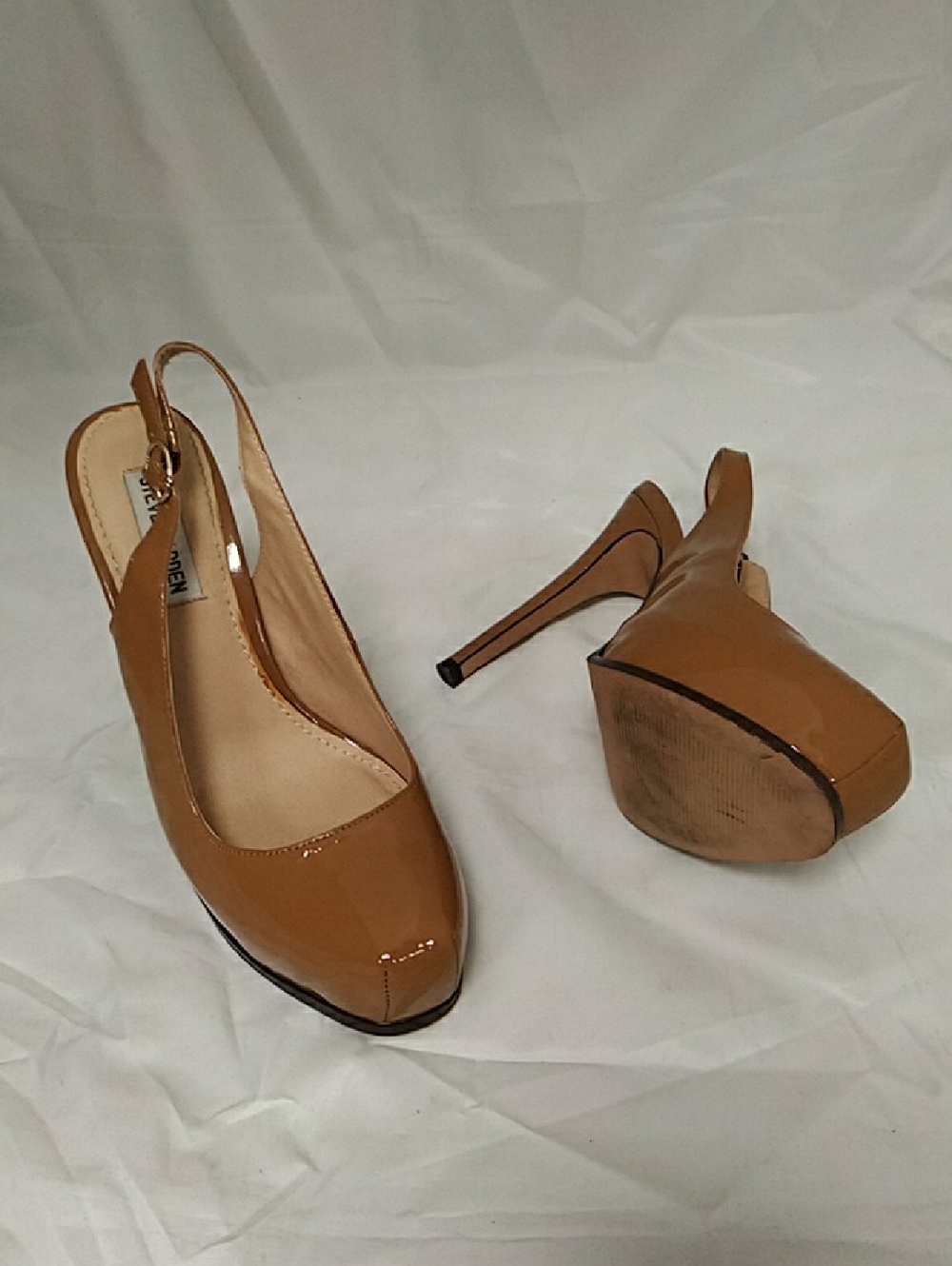 Steve Madden Staciee Tan Patent Leather  Hidden Platforms with Ankle Straps 8.5